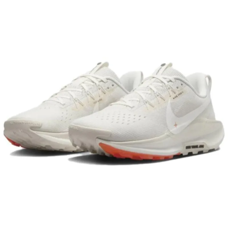 Nike Pegasus Trail 5, beige en - Women Shoes Running Nike recensie en prijs